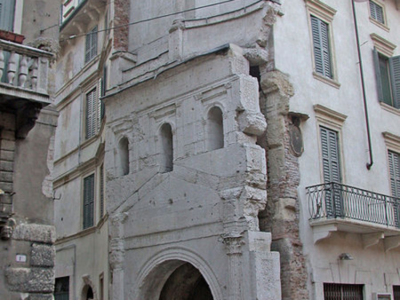 Porta Leoni